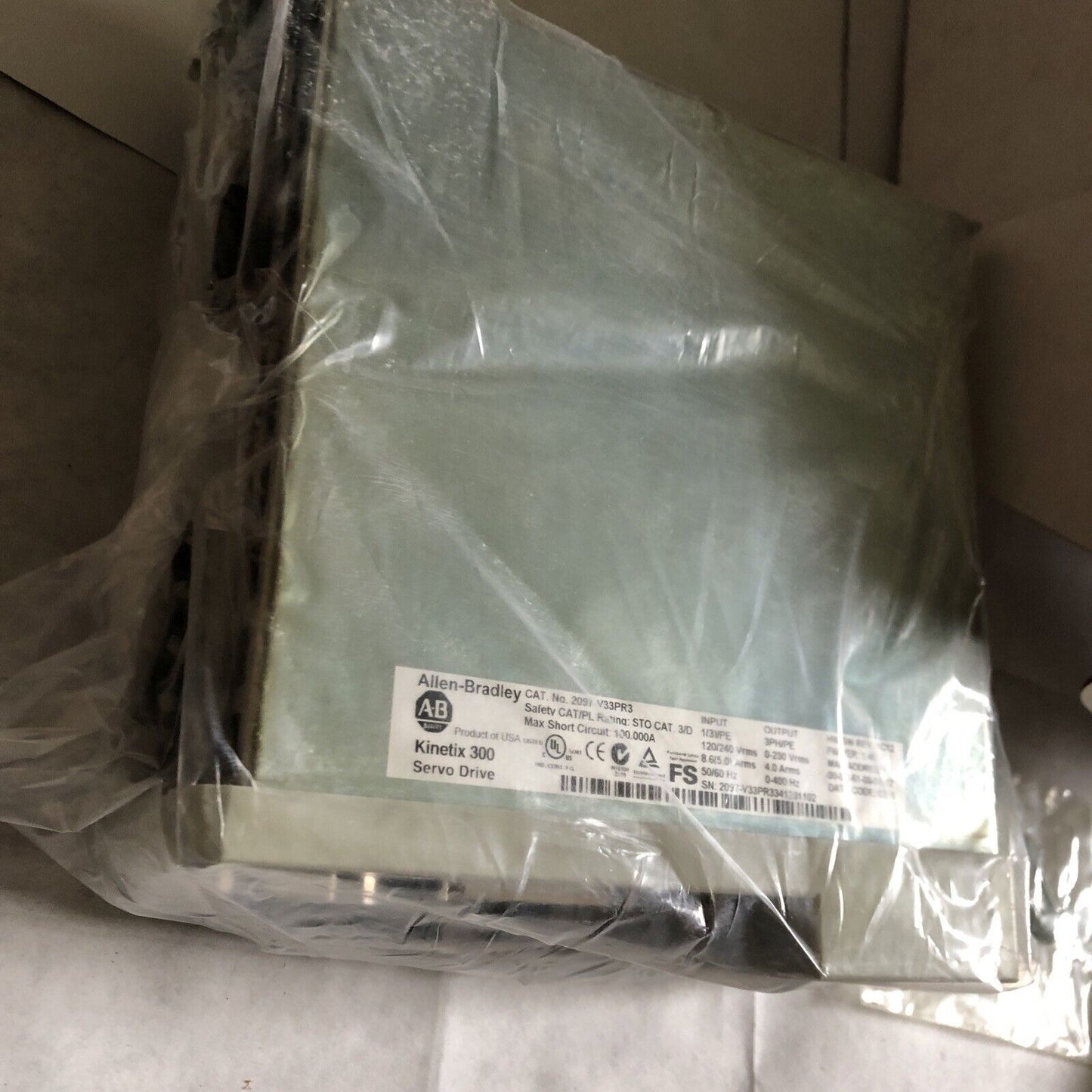 New Allen Bradley 2097-V33pr3 Ser Kinetix 300 Servo Drive,2097V33pr3,Ea
