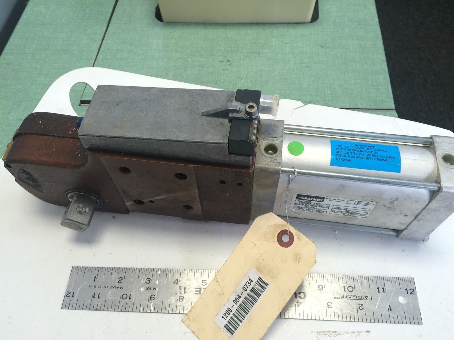 New Destaco 82G6n-631C905-03190A Clamp,Parker P82g63-3100U,85Mm Stroke,Aj