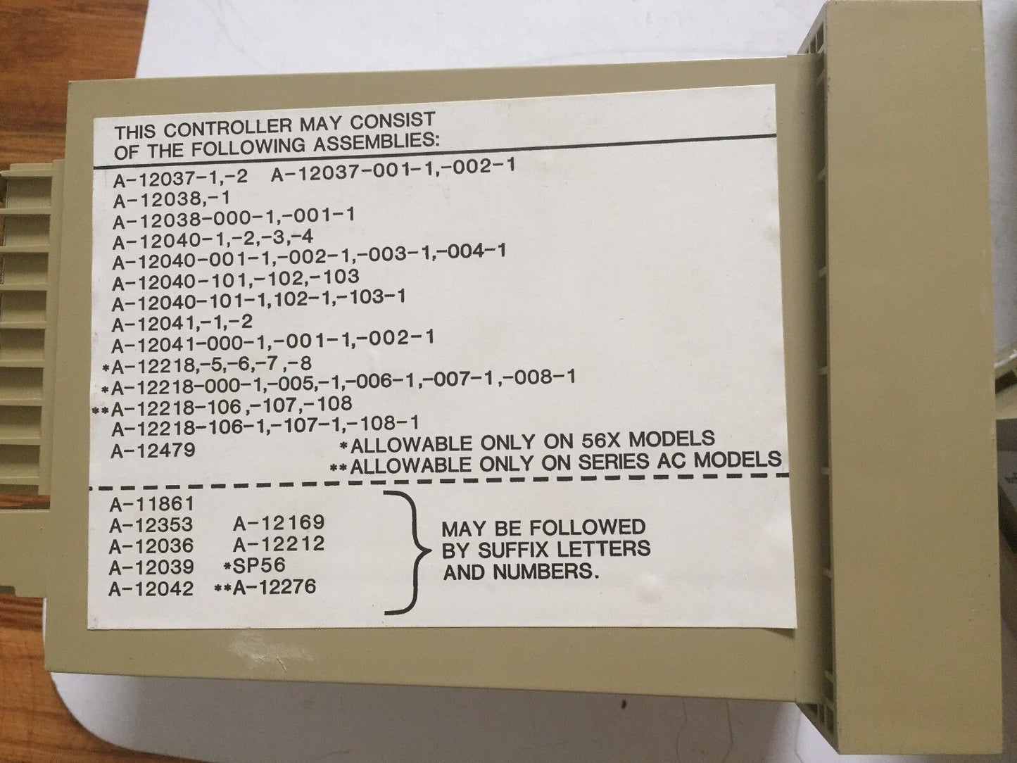 Barber-Colman 561A-02030-330-0-00,560 Temperature Controller 0-2000F,Ec