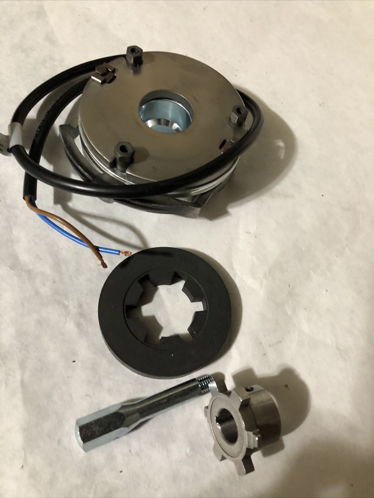 New Keb 023813N-305U Motor Brake, 48 Vdc, 25 Watts, 3.7 Ft-Lb 1/2" Bore,Fi