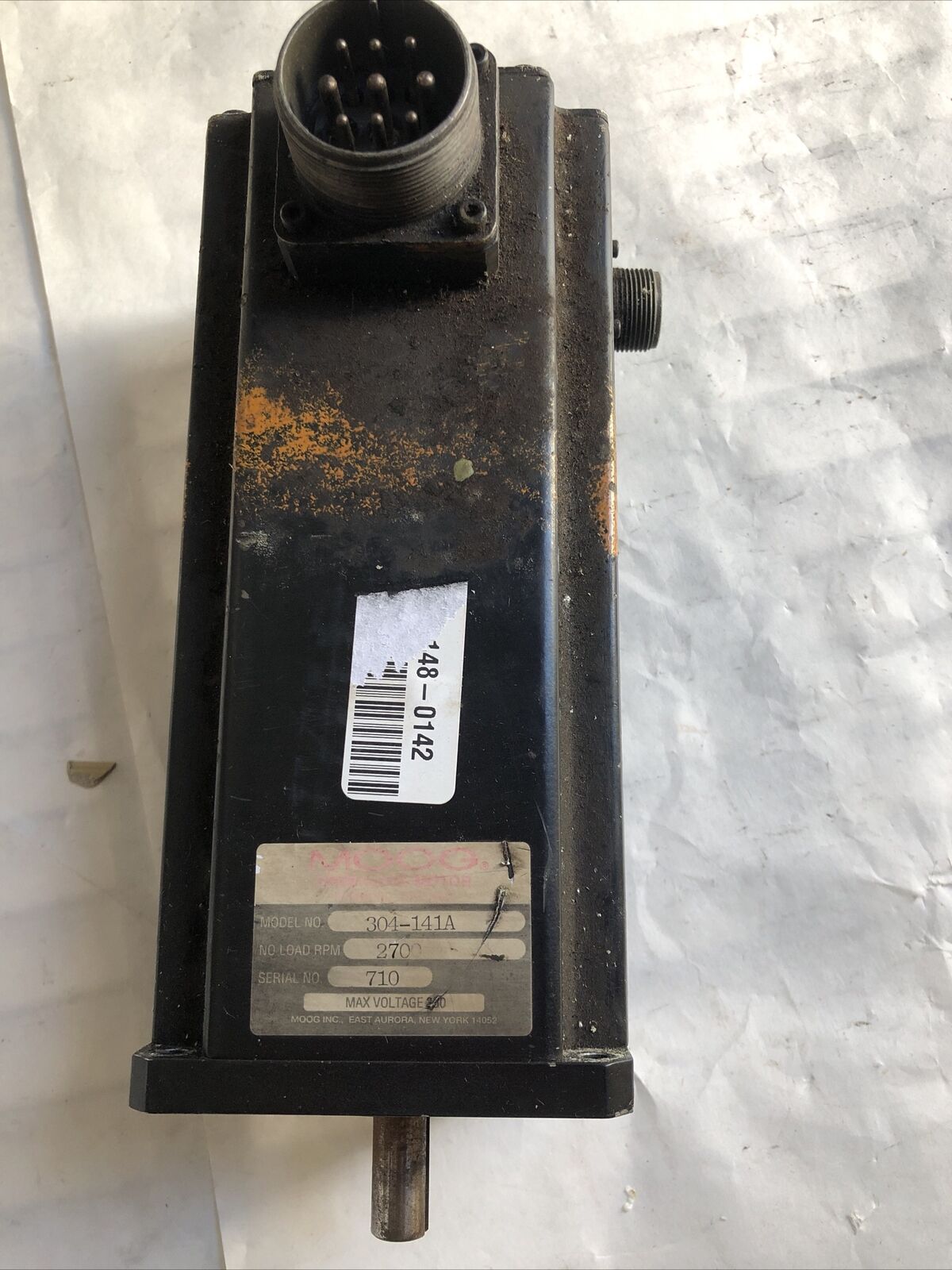 Moog 304-141A Brushless Servo Motor,2700 Rpm,Apprx Shaft Length 1.625",Fd