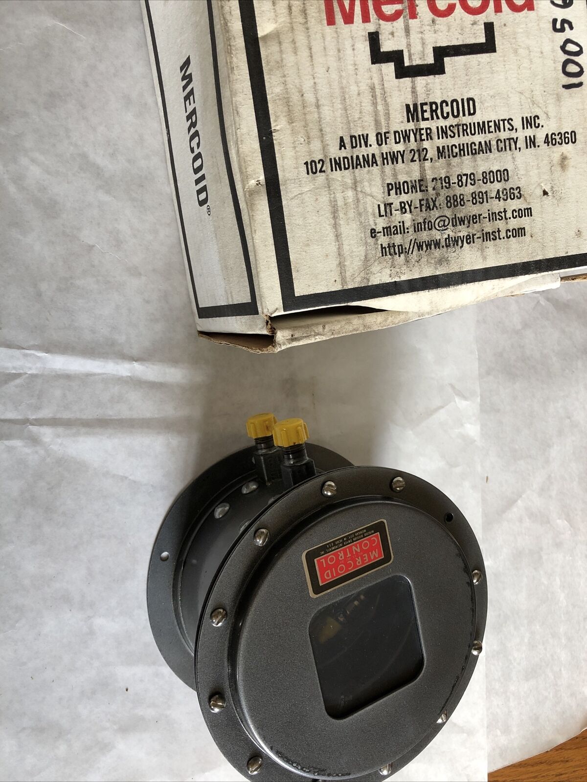 New Dwyer  Bbw-523-3-8S Pressure Switch Differential Dual Tubes,Bb