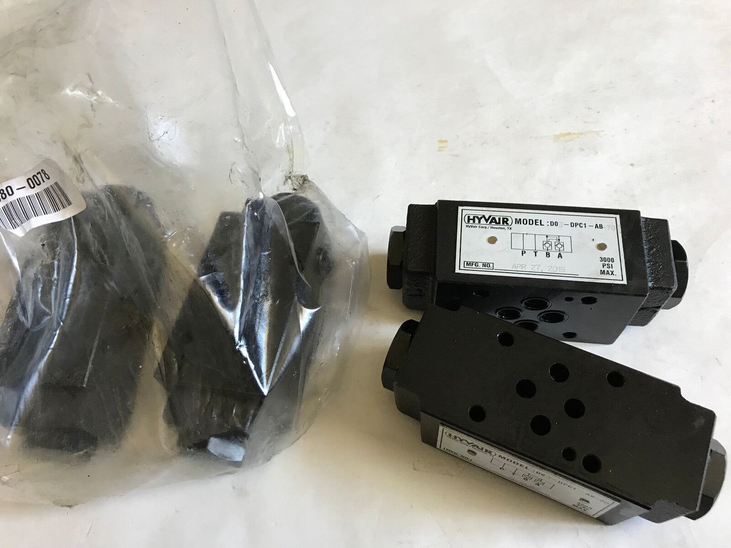 New Hyvair D03-Dpc1-Ab-70 Modular/Stackable Valves. 3000Psi,Aj