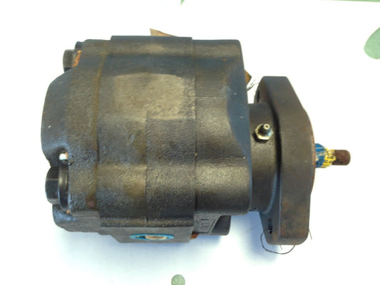 New Lynch P15h-301-Beer12-13 Hydraulic Motor,5/8" Shaft,3/4Npt Ports Da 1603,Dc