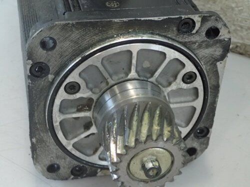 Yaskawa Sgmgh-13A2a-Yr52, R10887 625 Ac Servo Motor, 1500 Rpm, 200 Vac,Bh,Be