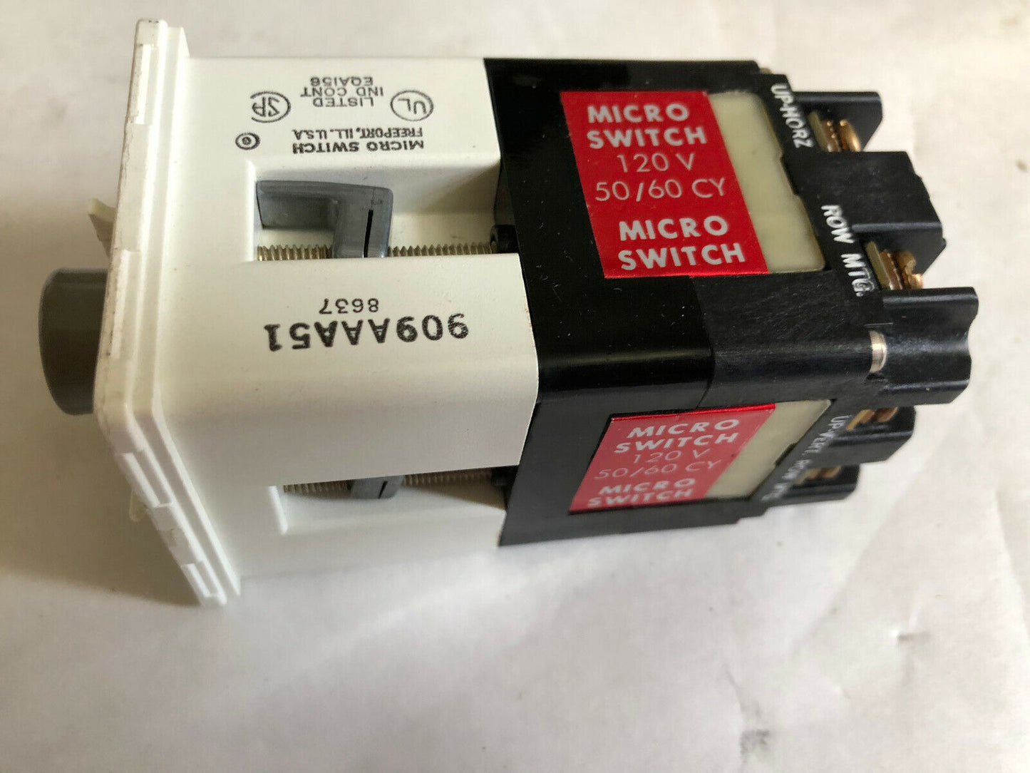 New Micro Switch 909Aaa51 120V 50/60 Cy ,Aj