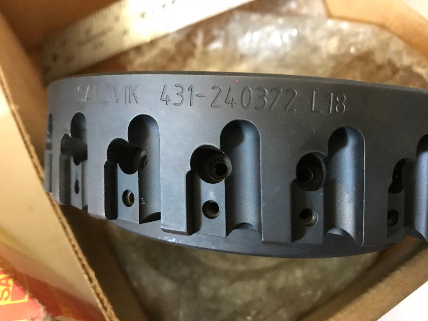 New Sandvik 431-240372 L18 Milling Insert Tool Holder,Em