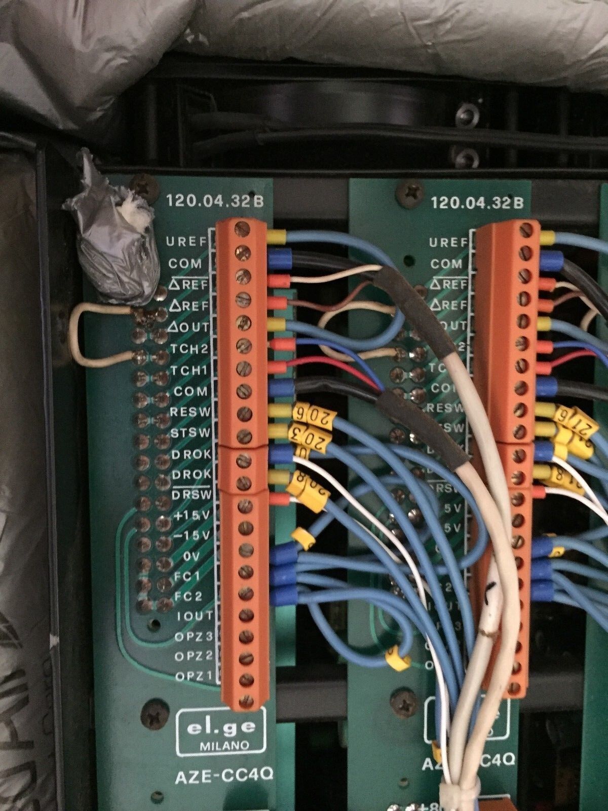 Vickers Aze R3/E,El.Ge Aze-Cc4q,P.N.Be600,120.04.32B Servo Drive,Aze-Cc4q,Bk