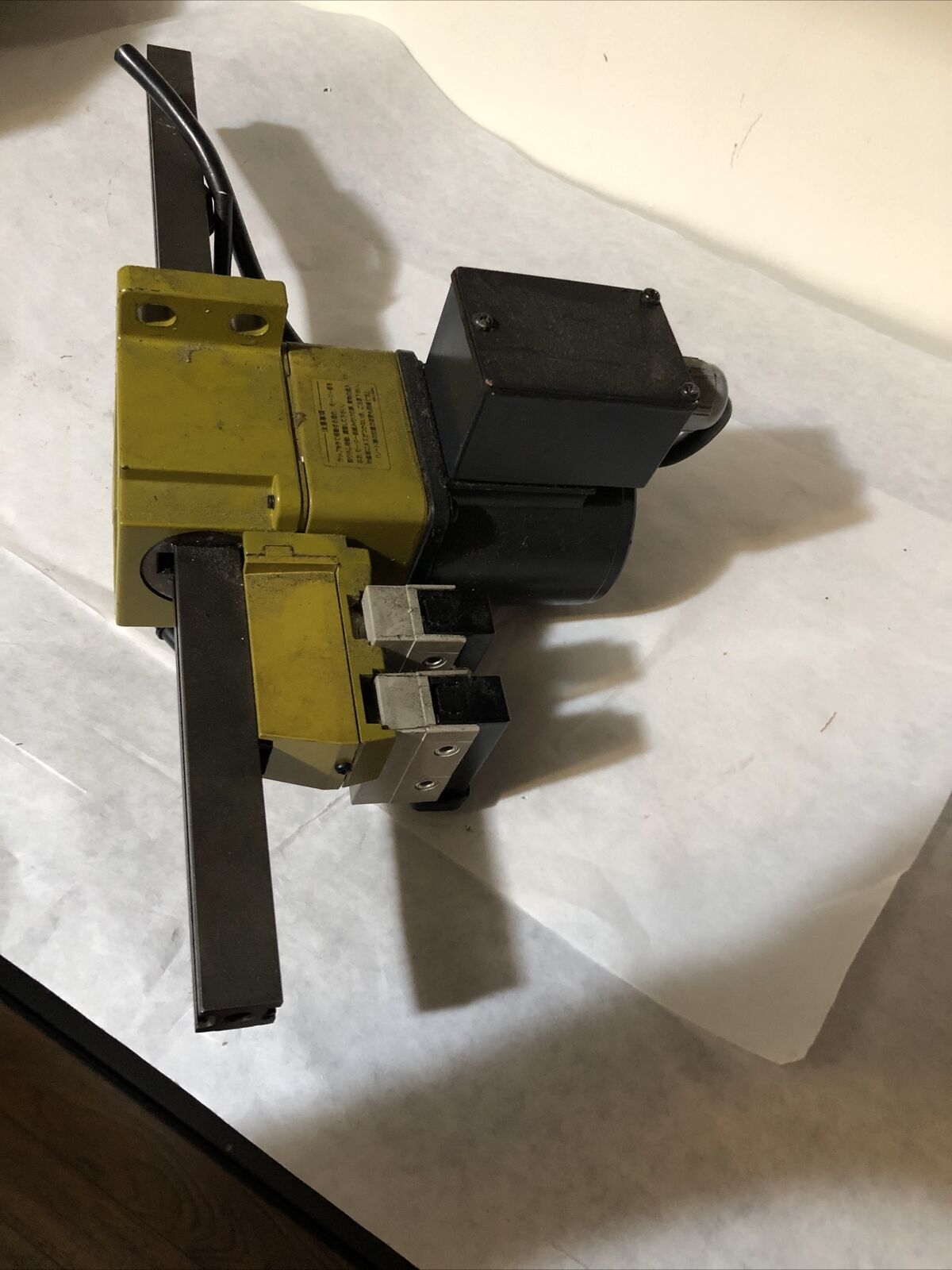 Oriental Motor  Brake 4Lf103-Rctl Lineard Motor,200 V Om Omron D4mc-5040,Tj