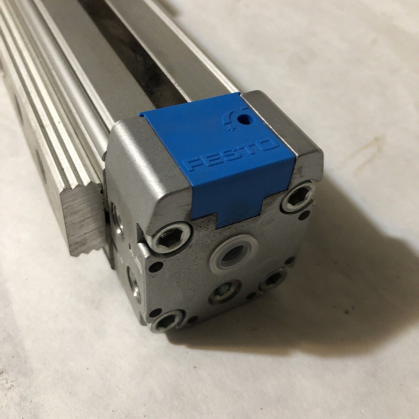 New Festo Dgpl-25-320-Pp V-A-B-Gf-Gk-Sh-D,23407249 Linear Axis Actuator,Be
