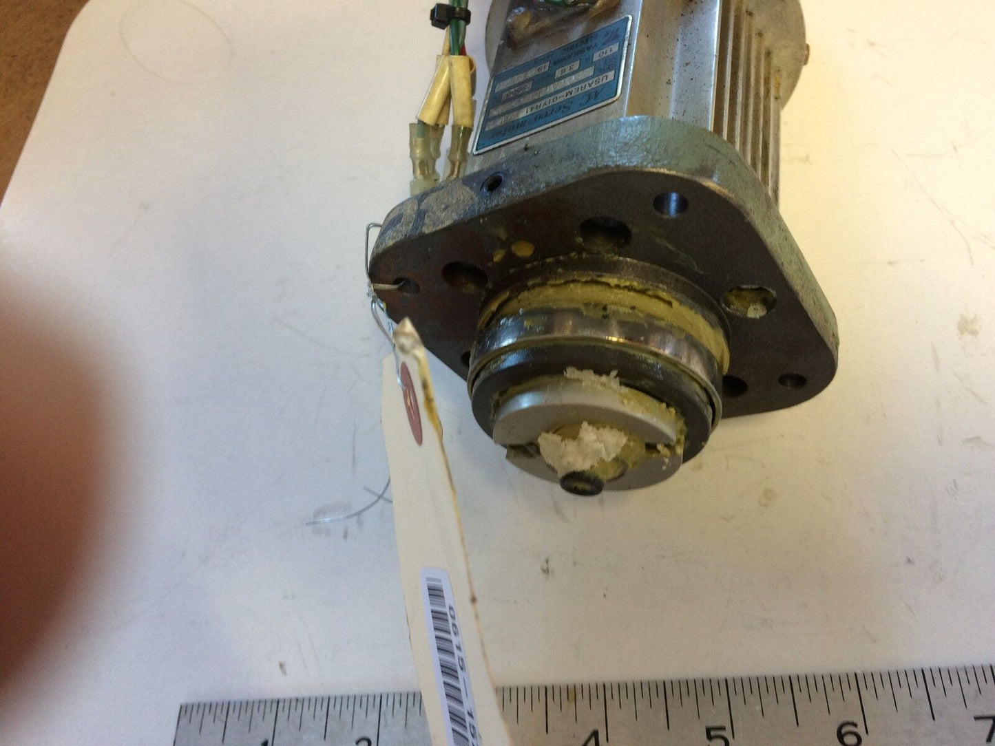 Yaskawa Electric Usarem-01Yr41 Ac Servo Motor,110 W,Rpm 3000,Usarem-Oiyr4i,Ee,Bf
