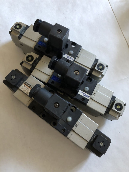 Smc Vp7-8-Fjg-D Pneumatic Double Solenoid Valve  Vp7-8-Fjg-D 24V Dc,Dg