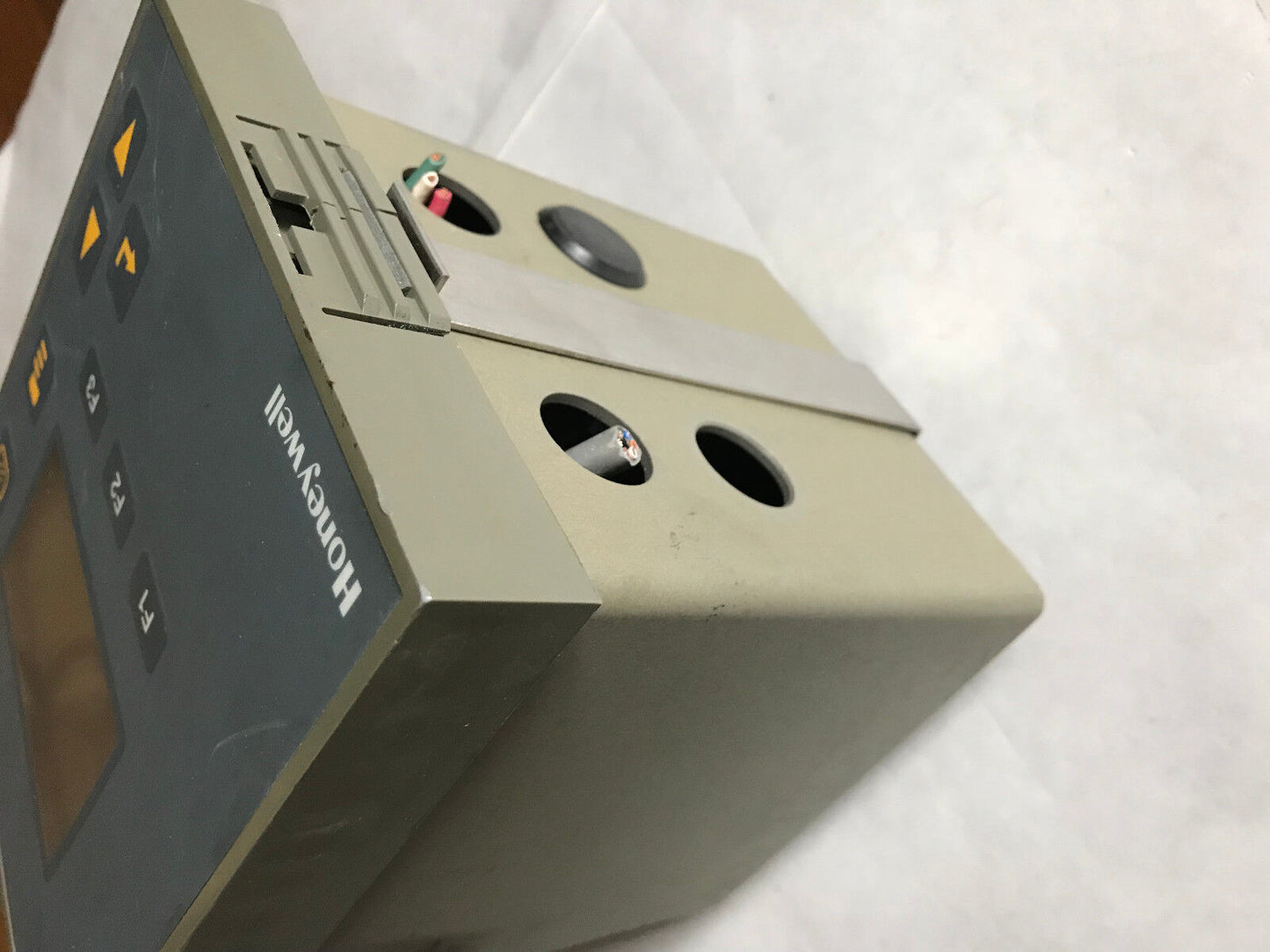 Honeywell 9782P-01-Vc-E0000-00 Temperature Controller 120/240Vac 50/60Hz 15Va,Sh