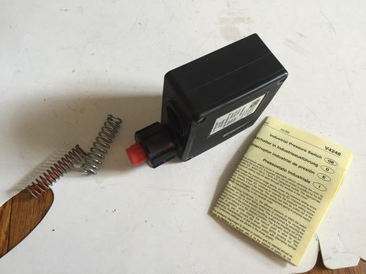New Rs 317-134 Variable Industrial Psi Switch, 500Psi Max Overpressure,Tk