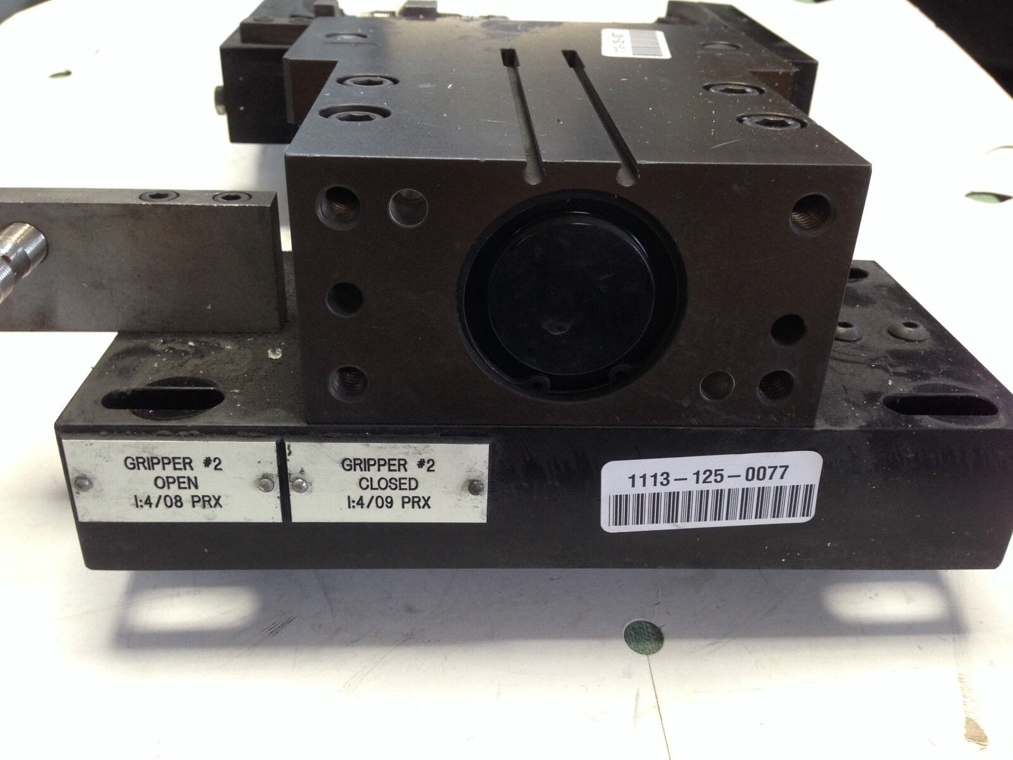 Used Phd Grb11-2-50-X-180-M Pneumatic Robotic Gripper, 180* Rotation,Th