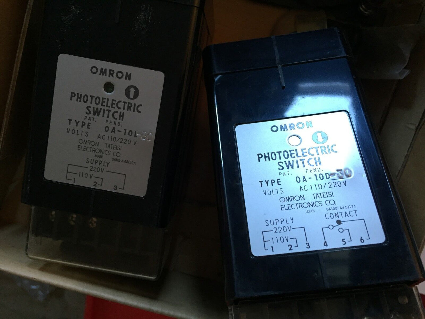 Omron Oa-10L-30 & Oa-10D-30  Photoelectric 110/220Vac,0A-10L-30,0A-10D-30,Bb