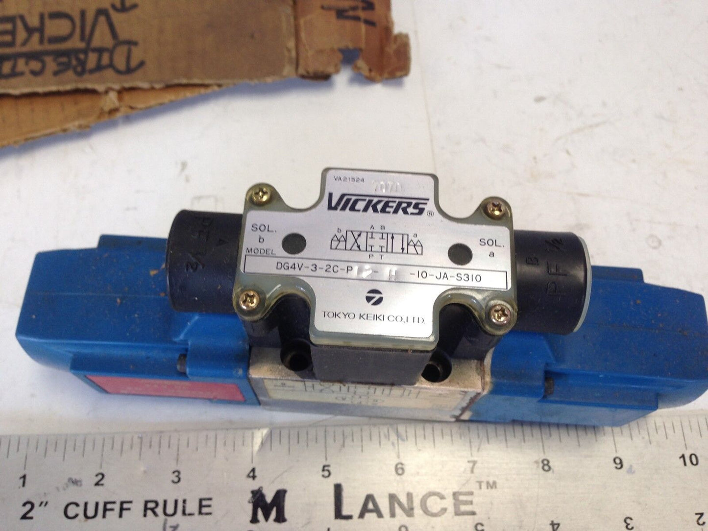 Vickers Dg4v-3-2C-Pl2-H-10-Ja-S310 Solenoid Valve,24 Vdc,Tokyo Keiki Va9842a,Dg