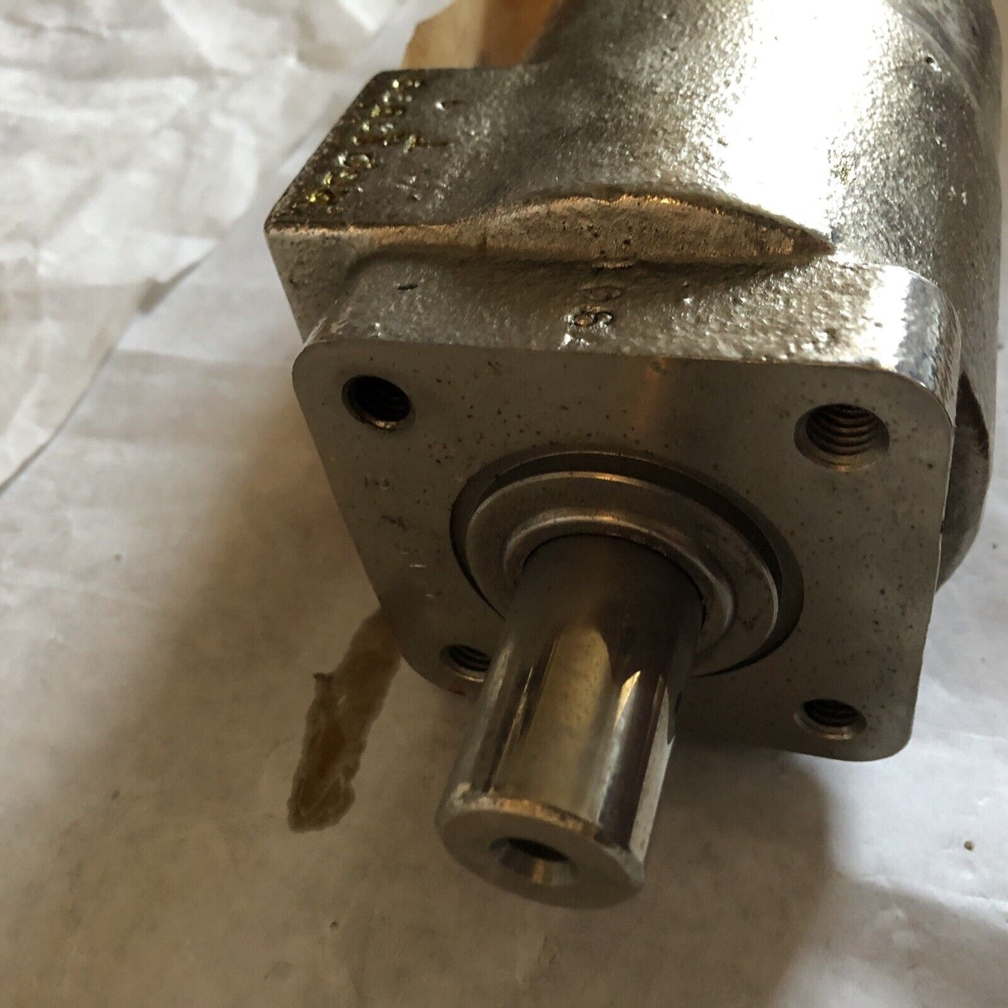 White Rgo13999,276090,276090/131/0Zaaaa,Rg013999,At1,8130,At2 Hydraulic Motor,Cl