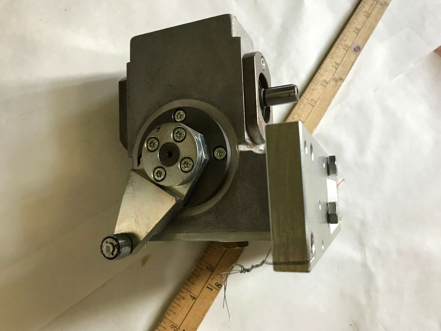 New Getriebe 240000013645,69 S.H. E-Series Rotary Cam Actuator,12Mm Shaft,Ae