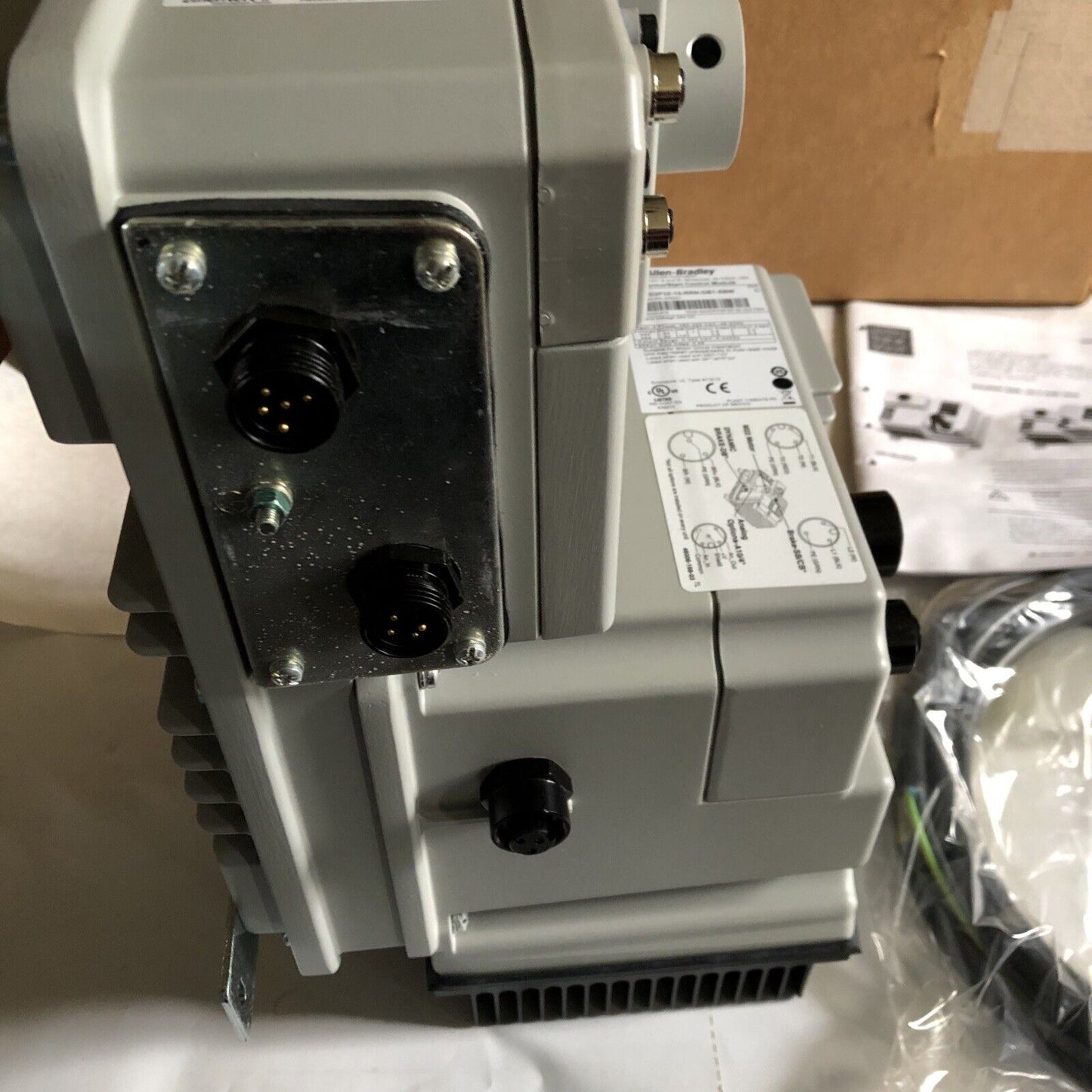 New Allen Bradley 284E-Fvd2p3z-10-Rrn-Db1-Sbw,280E-10-R Variable Drive,Br