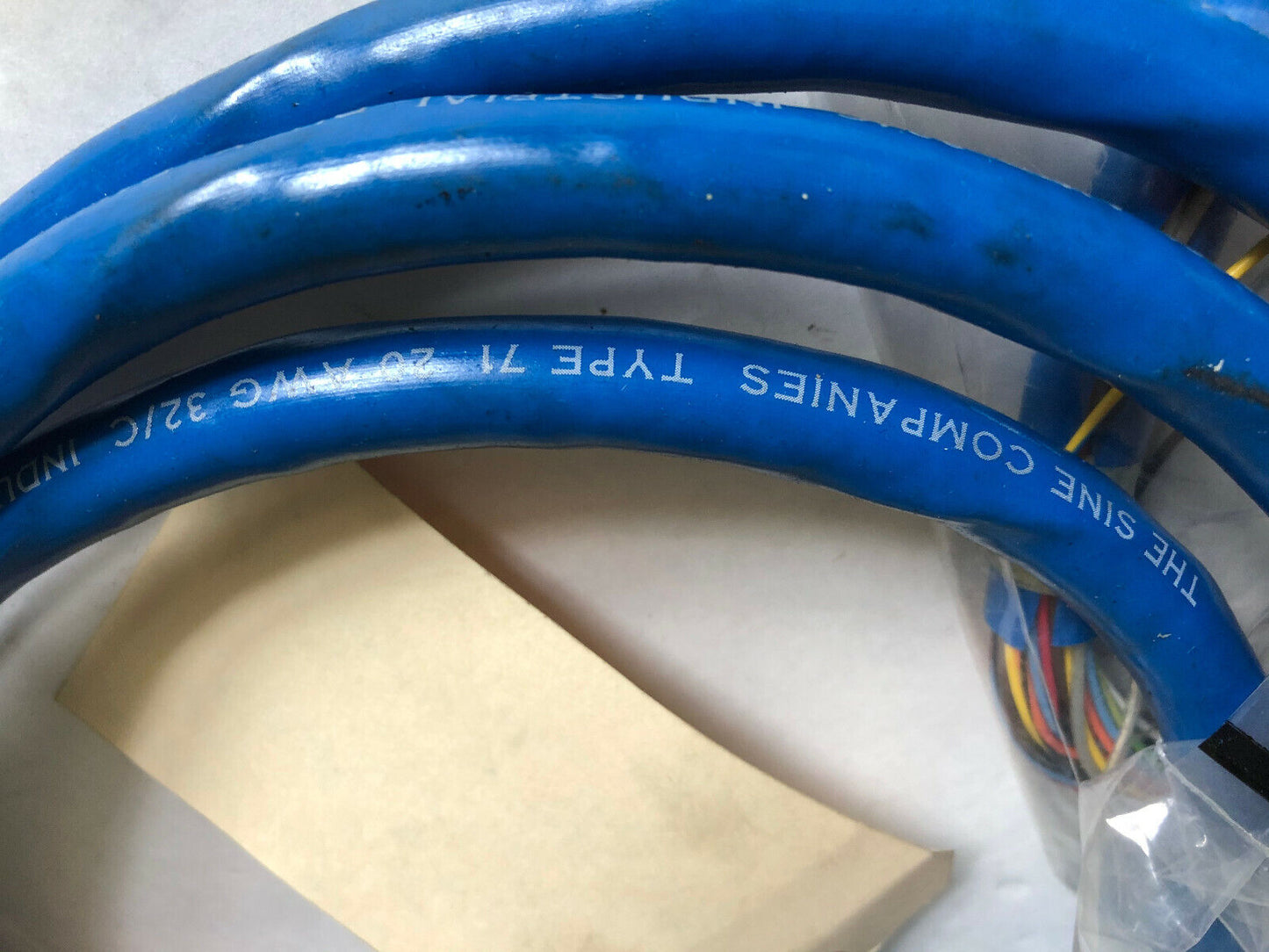 New Amphenol V5323xe2-7020E 10,Ka-7120-32,Cable Type 71 20 Awg 32/C E41663,Bm