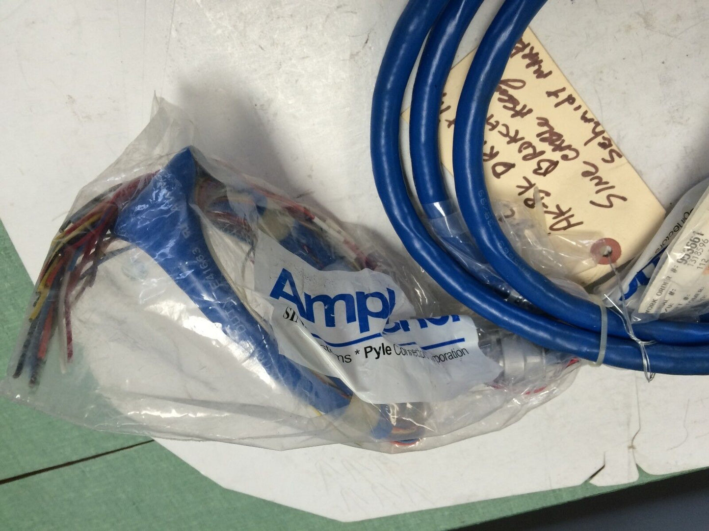 New Amphenol V5323xe2-7020E 10,Ka-7120-32,Cable Type 71 20 Awg 32/C E41663,Bm