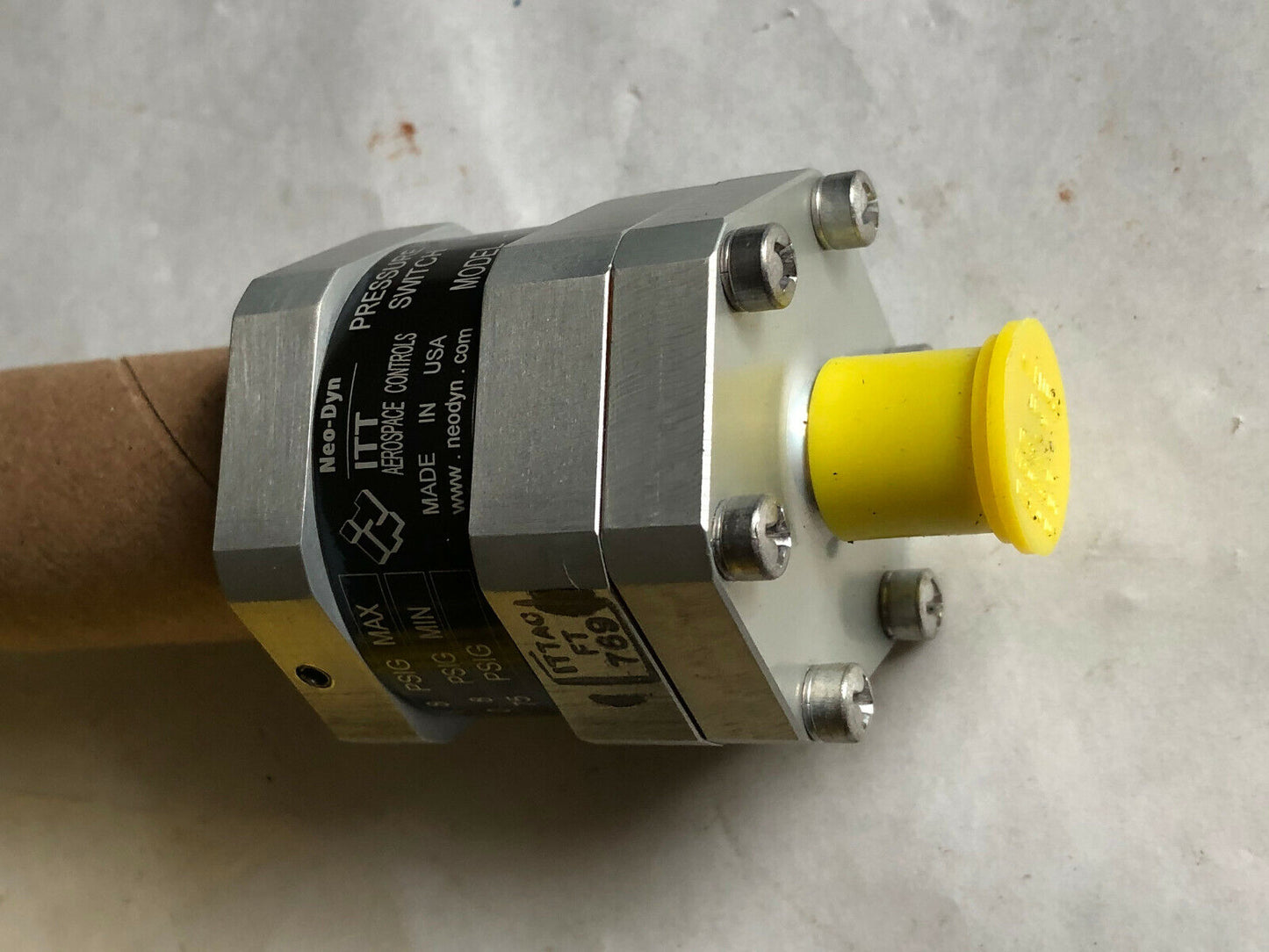 New Itt Neo-Dyn 115P1s3869 3Q13 Pressure Switch,75 Psig,Mfr 98087,1/4" Npt,Dc