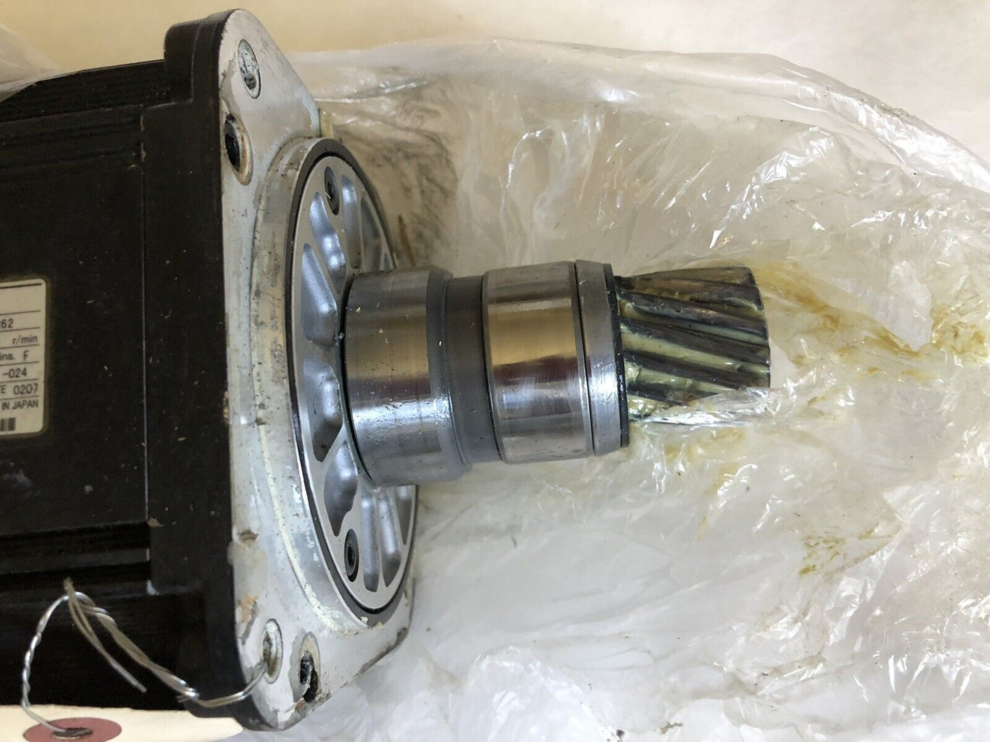 Yaskawa Sgmgh-13A2a-Yr62 Servo Motor,Rpm 1500Rpm,1300W,16.7A,Bt