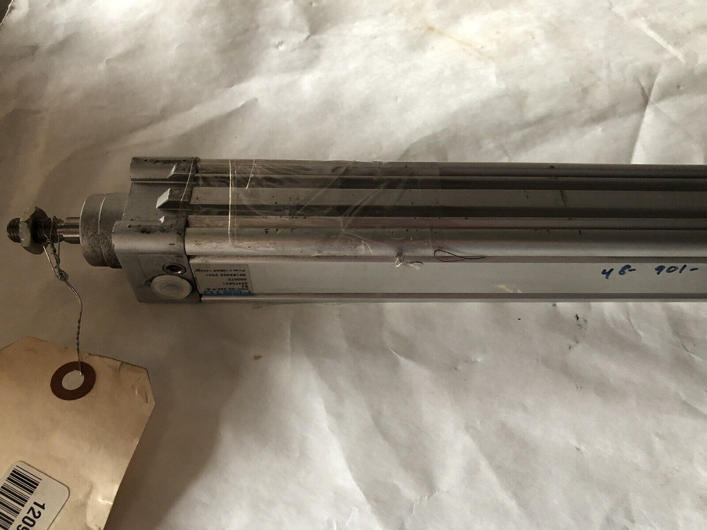 New Festo Dnc-32-320-P-A-S2 Pneumatic Cylinder,32Mmbore,320Mmstroke 1/8"Npt,Bb
