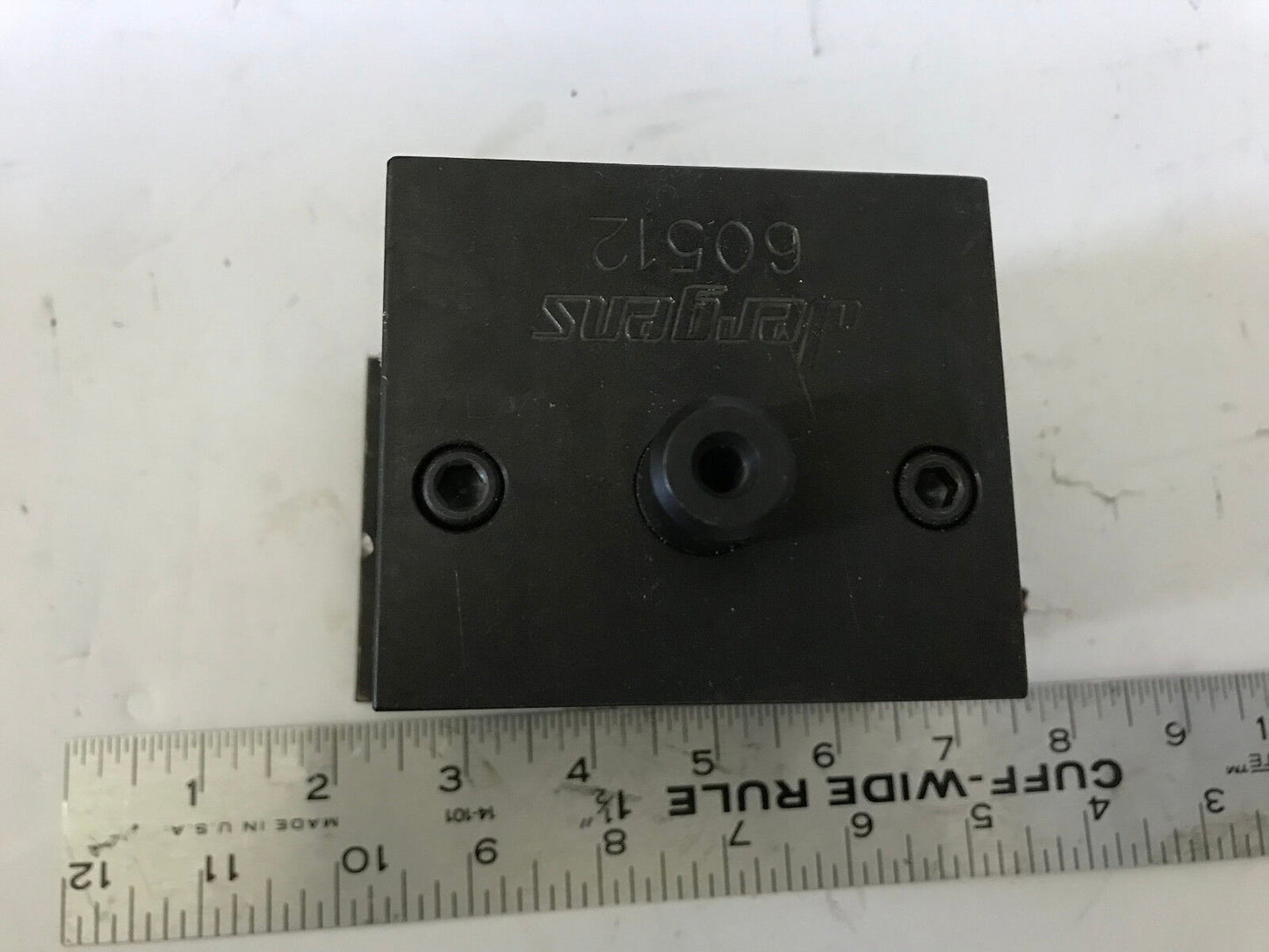 New Jergens 60512 Hydraulic Cylinder Gripper Holder,Em