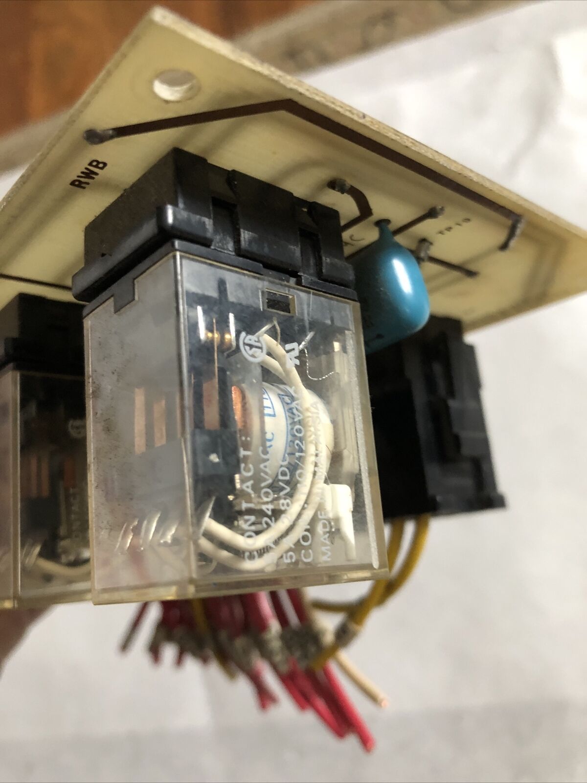 See Schematic D-03M189 Relay Logic P.C.B. D-07Mioo,D-07M100,Omron My4-Us,Fj