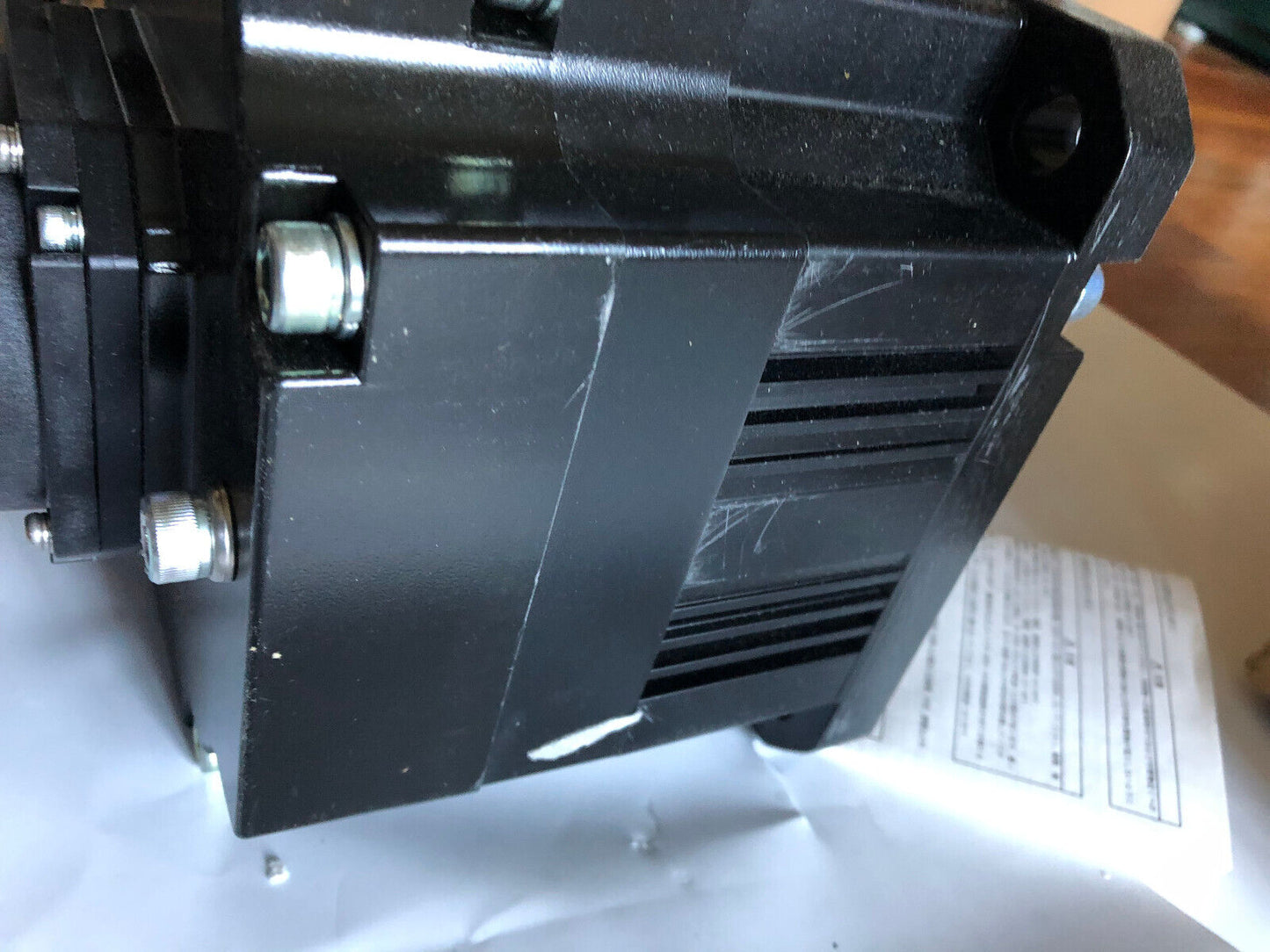 New Mitsubishi Hf-Sp2024b Ac Servo Motor. 3Ac 281V 5A 2Kw,2000 R/Min,5.0A.Am