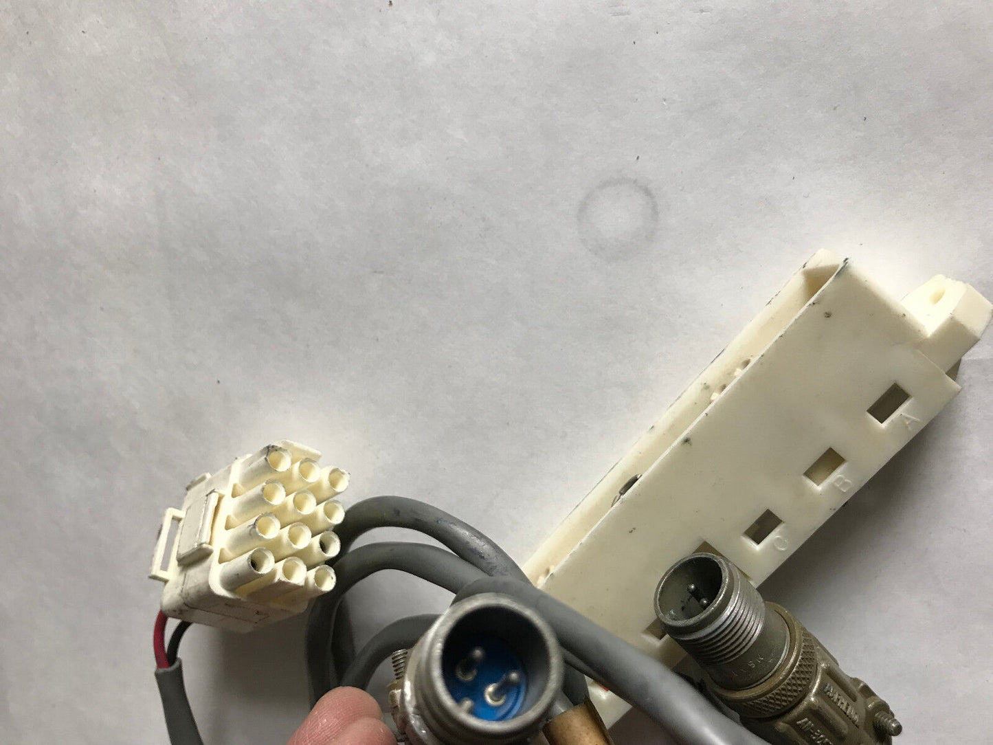 Pyle-National Bkw Amphenol An-3057-4  Ms3101a-10Sl-4P,Bks Amphenol An-3057-4,Su