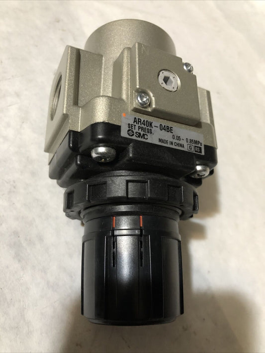 New 1/2” Npt Smc Ar40k-04Be  Pneumatic Regulator,Br