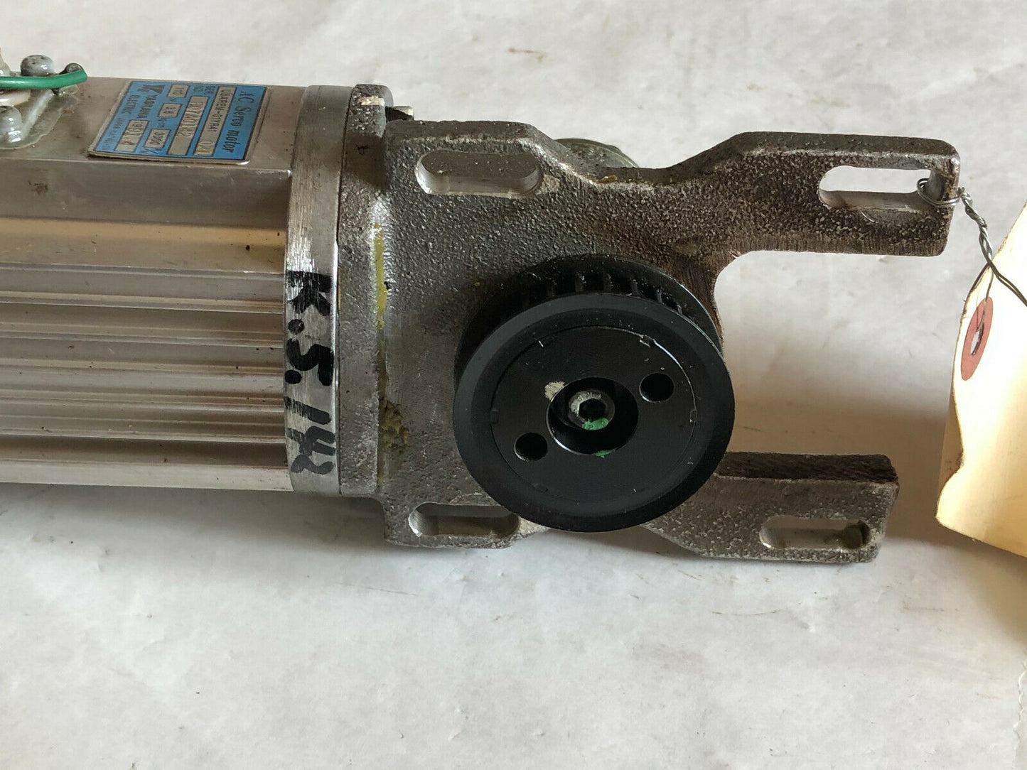 Yaskawa Usarem-Oiyr4i,Yaskawa Usarem-01Yr41 Ac Servo Motor,110 W,Rpm 3000,Bg