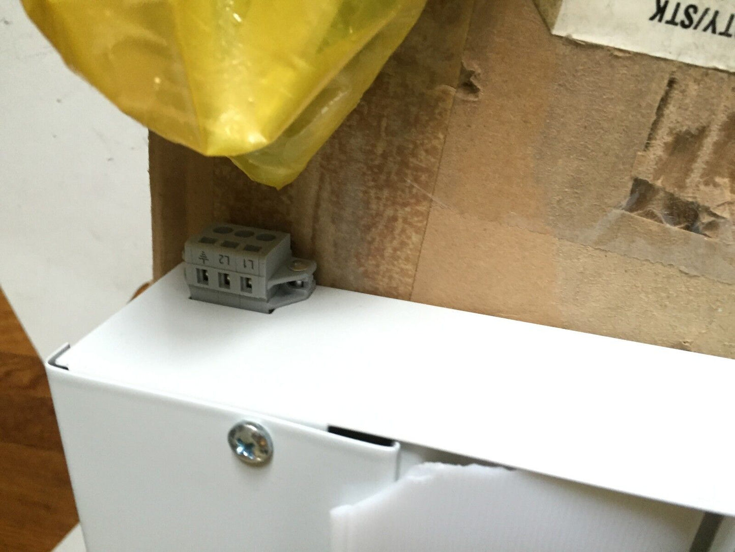New Lot 2 Hoffman Alf25m18r,230V .30Amps,F15t8/Cw Suitable For Dampt Location,Dl