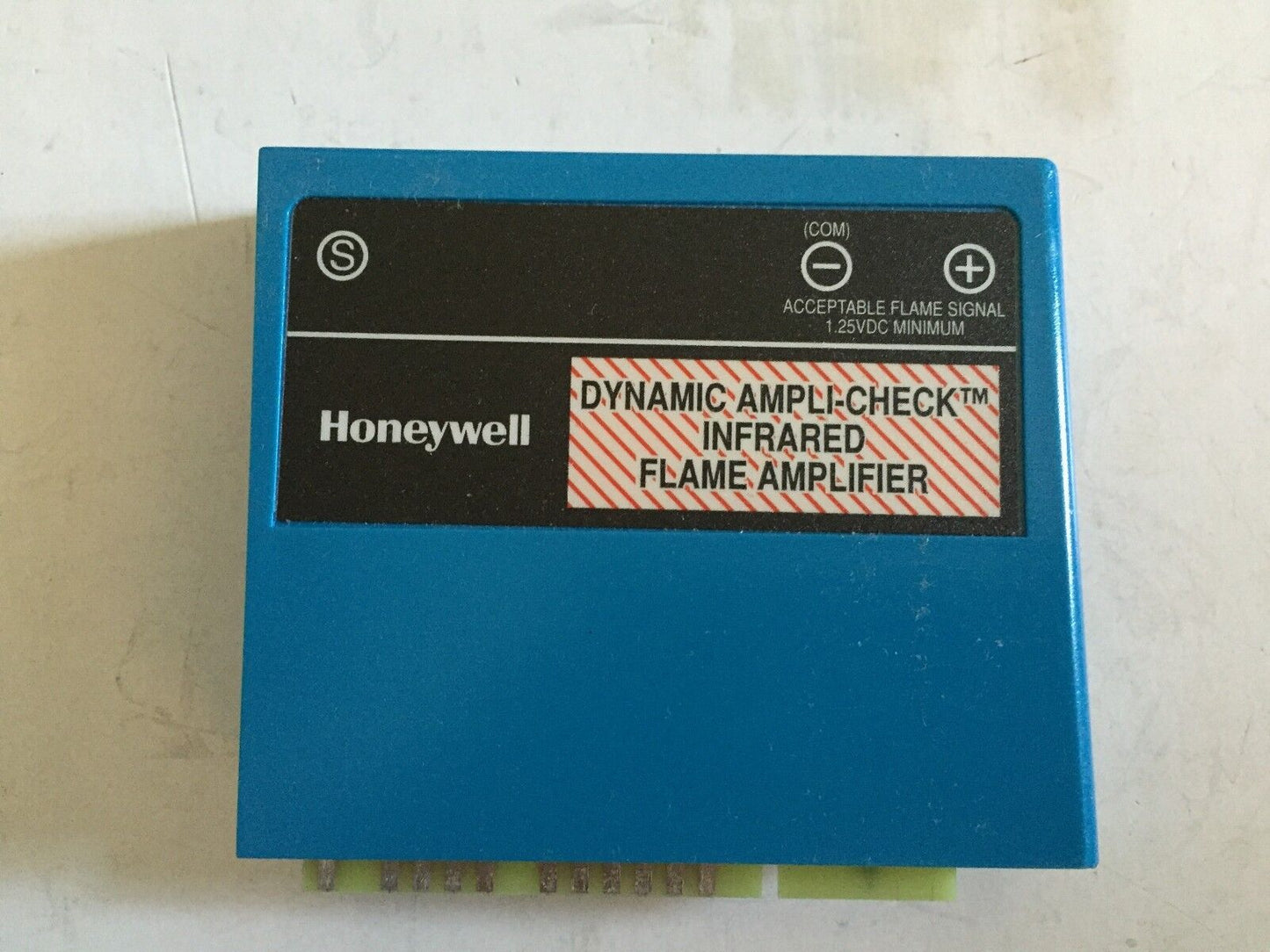 Honeywell R7852 B 1009 Dynamic Ampli-Check Infrared Flame Amplifier,R7852b,Cx,St