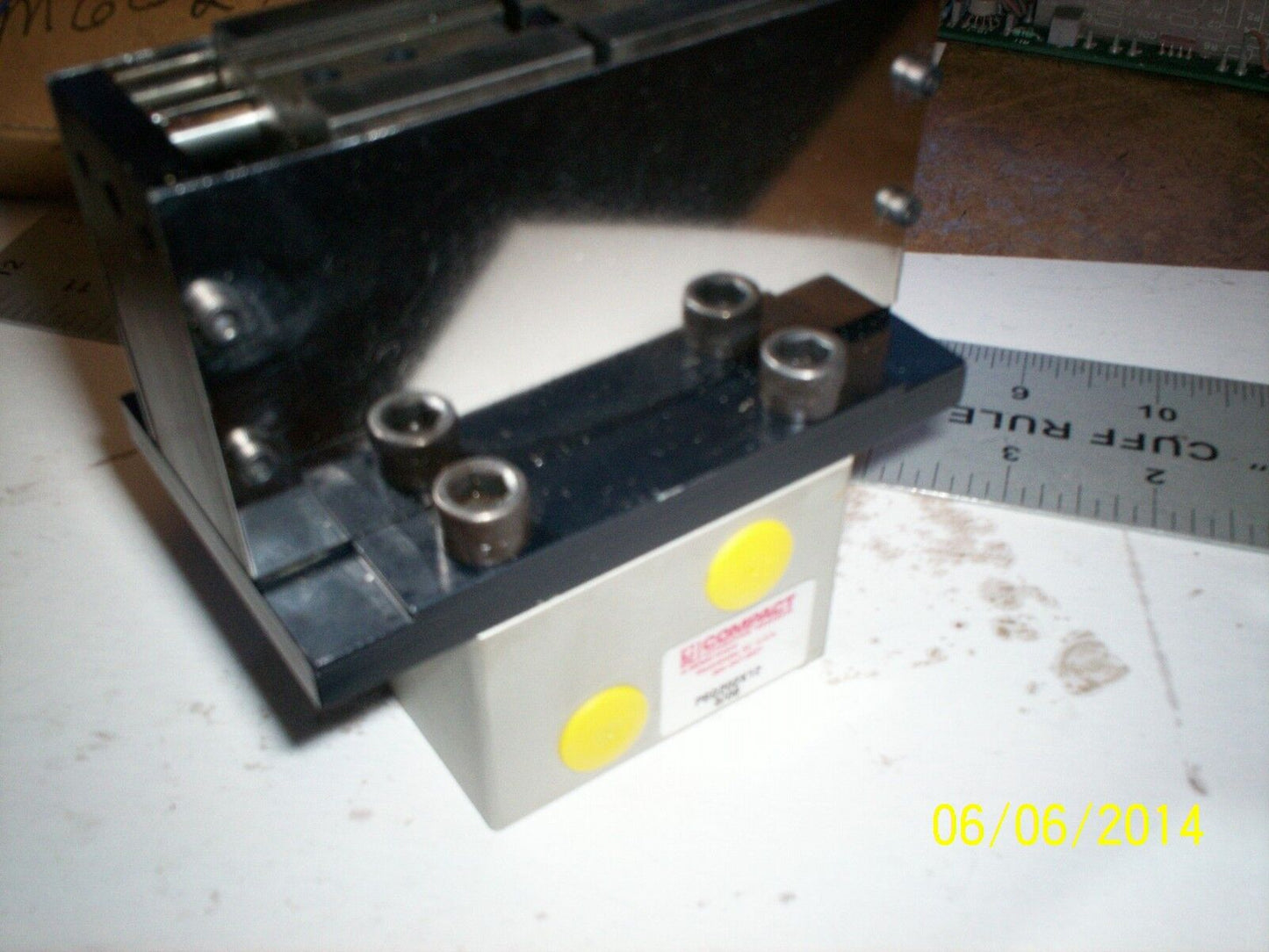 Compact Psg202x12 Pneumatic Gripper 1/8"Npt Ports,1-1/4" Grip Width,1-1/8",Si
