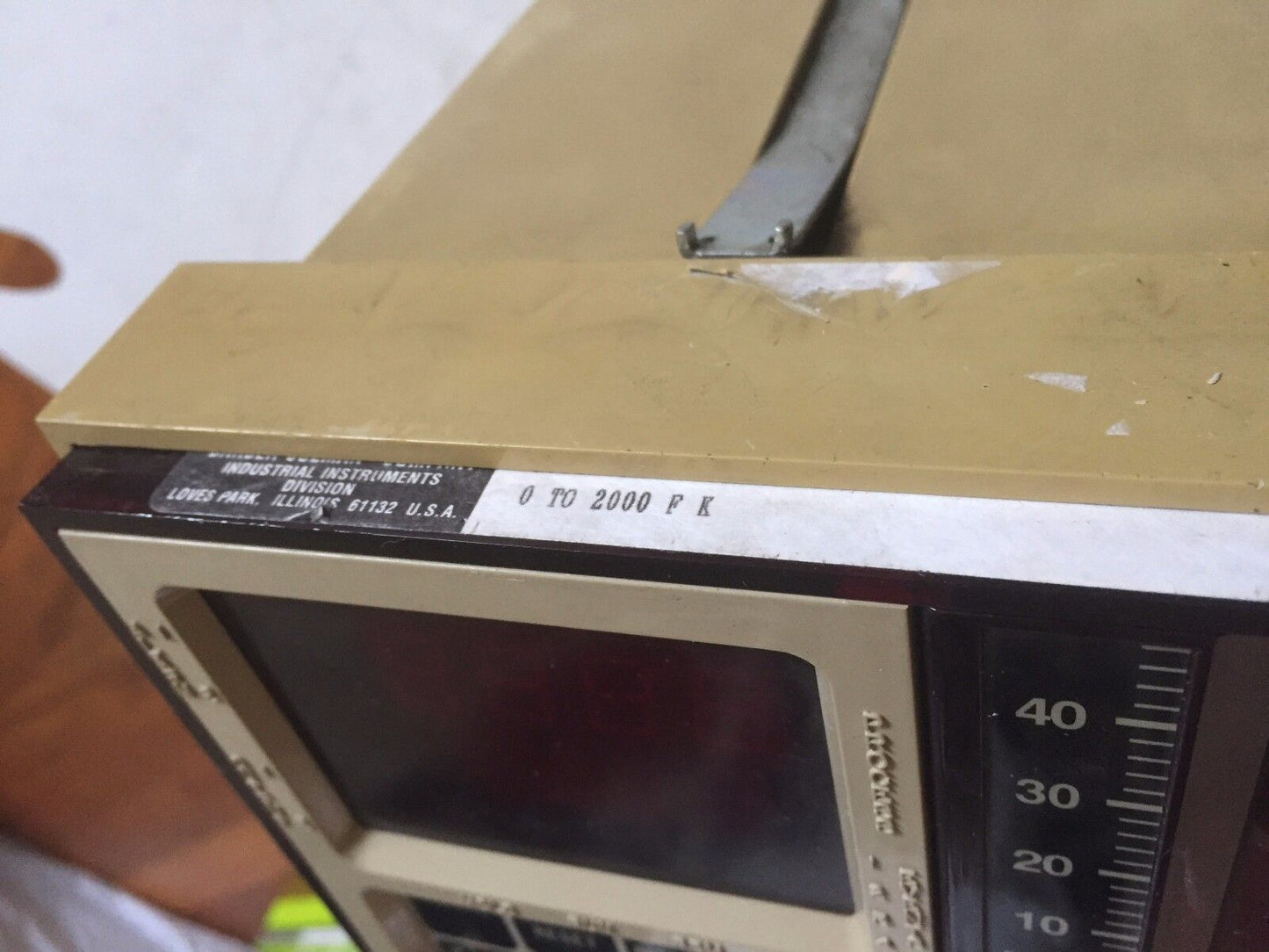 Barber-Colman 561A-02030-330-0-00,560 Temperature Controller 0-2000F,Ec