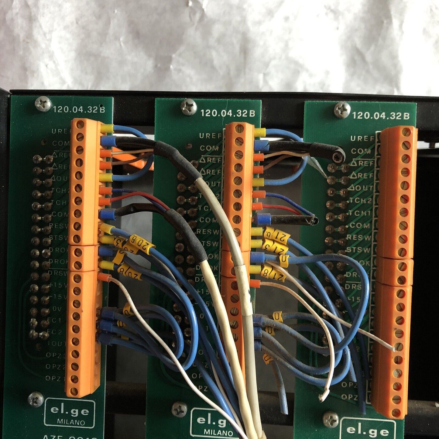 Vickers Aze R3/E Aze-Cc4q,P.N.Be600,120.04.32B Servo Drive,Aze-Cc4q,Rack,Em