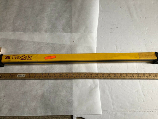 New Sti Fs4324br-3 Flexsafe 42678-0240 Light Curtain Receiver,1-30 Foot-Range,En
