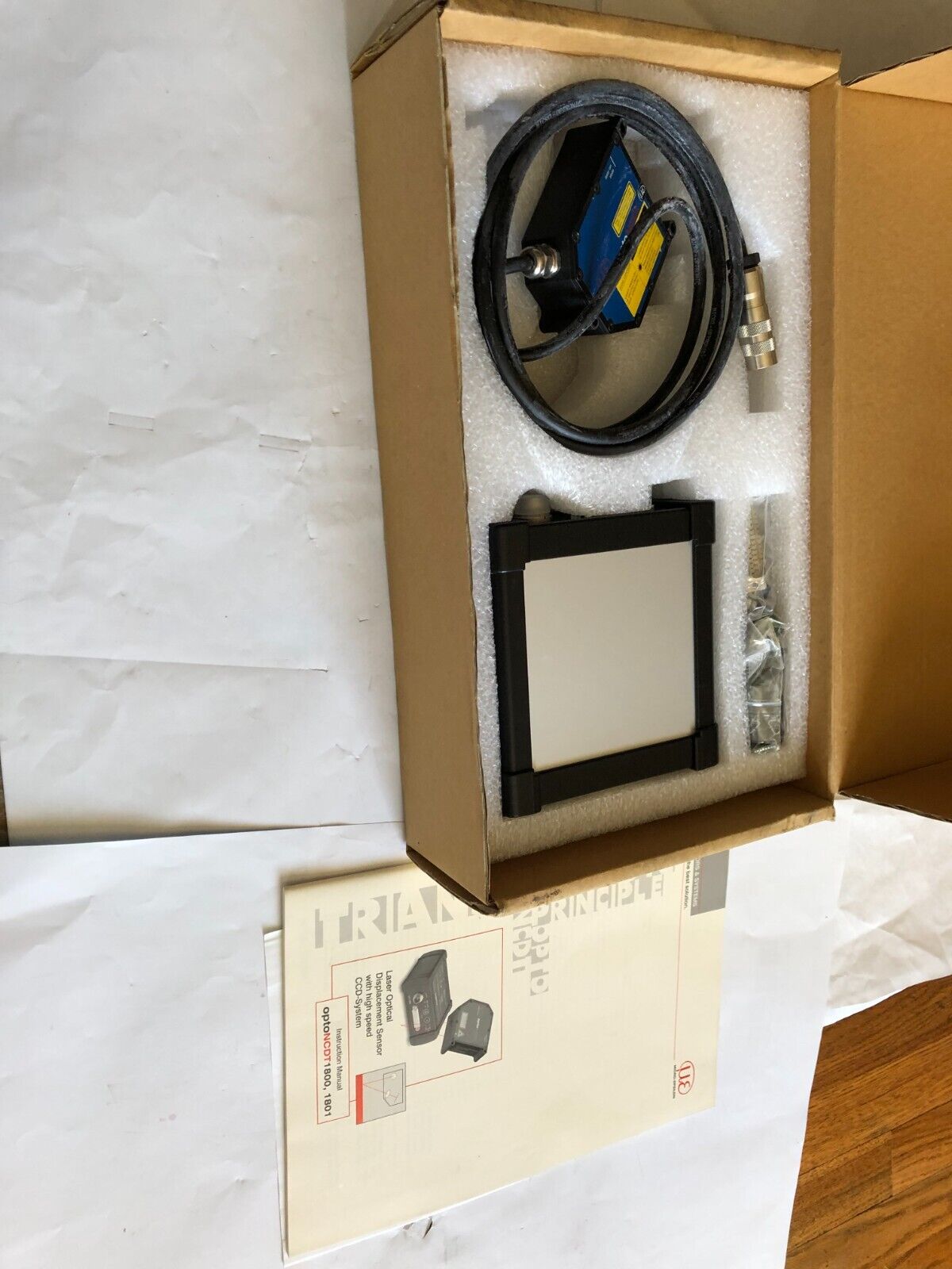 New Micro-Epsilon Ild1800-100 Laser Optical Sensor Ccd Ssytem,Optoncdt1800,Az
