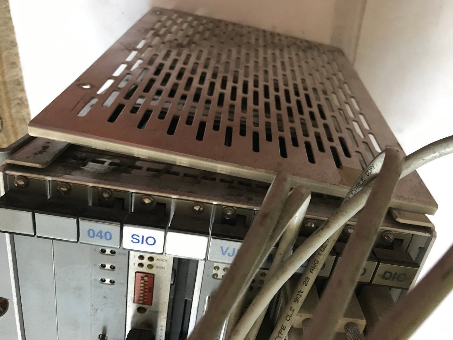 Adept Mv-8, 040 Sio Vji Robotic Controller,2.5A,240V,5.0A,100V,30330-31000,Ac