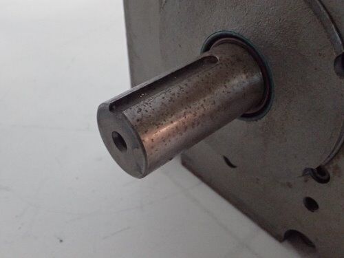 Allen Bradley 1326Ab-C2e 11 A7 Ac Servo Motor,1326Ab-C2e-L007,1326Ab-C2e-L 7,By