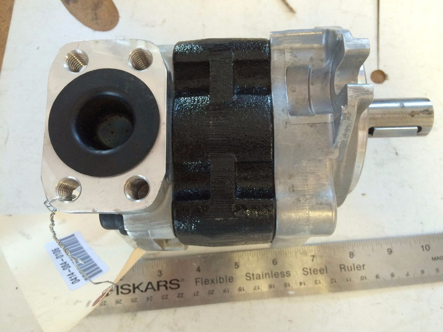 New Kyb 8526031 9L0813 Forklift Hydrraulic Gear Pump ,En