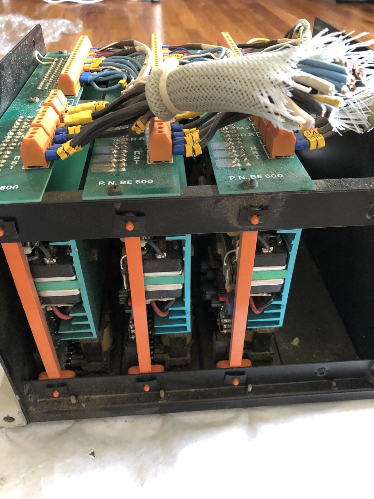 Vickers Aze R3/E,El.Ge Aze-Cc4q,P.N.Be600,120.04.32B Servo Drive,Aze-Cc4q,Bk