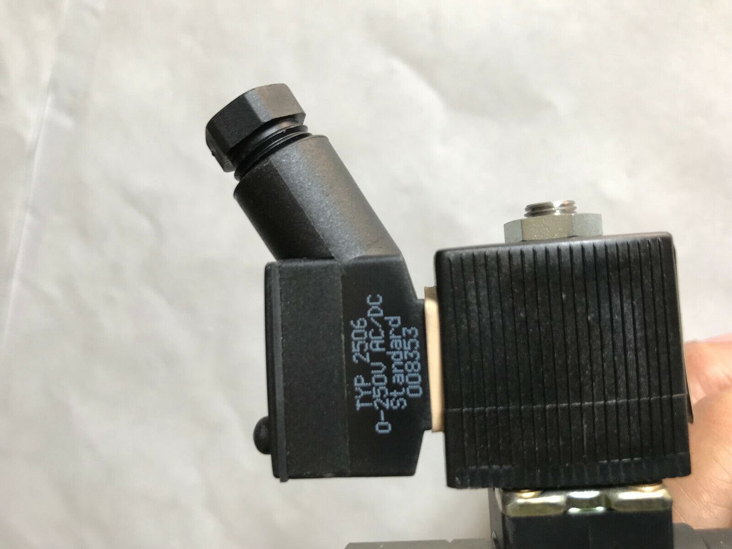 3/8" Npt Burkert 2000-A-1/2 Ptfe Bz Pneumatic Piston Seat Valve Nc,00428551,Ag