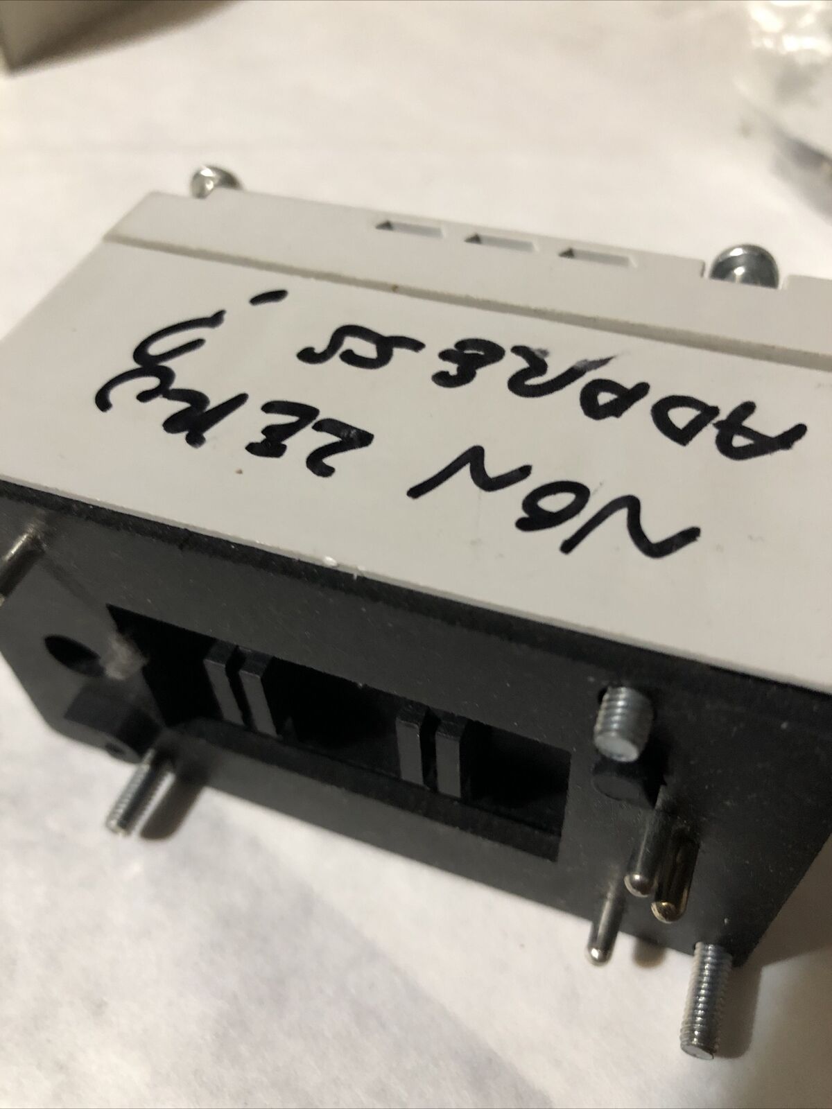 New Kuhnke 32-F-Sw-Mo,Airbox Ku 32-F-Sw-Mo,Pneumatic Sensor,M12 2X2e/2A-P,Bj