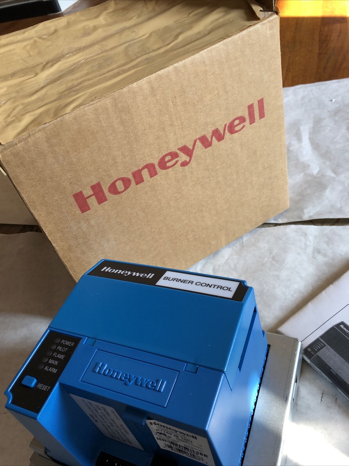 New Honeywell R7140m1007 Automatic Programming Burner Control Flame Safeguard,Df