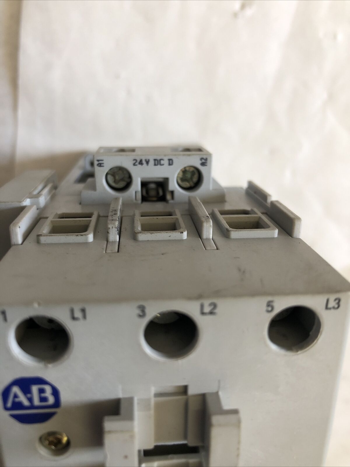 Allen Bradley 104-C43dj22,100S,Allen Bradley C43 Reversing Contactor,24V Coil,Bm